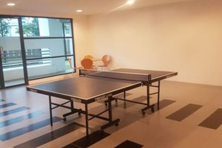 Room 5 of 8