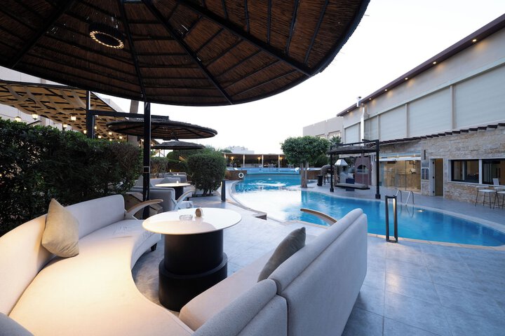 Pool 75 of 119