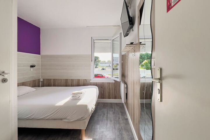 Room 16 of 26