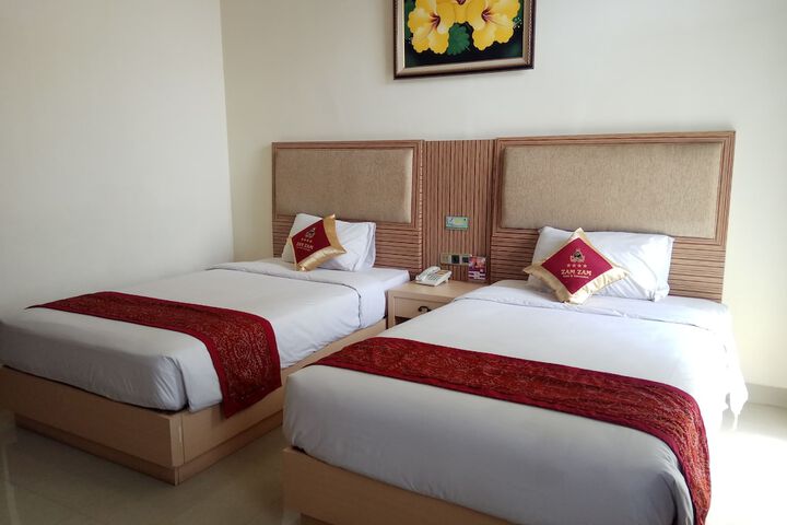 Room 27 of 108