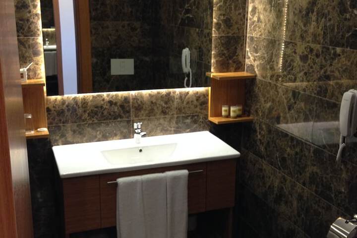 Room 15 of 42