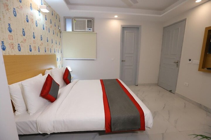 Room 6 of 20