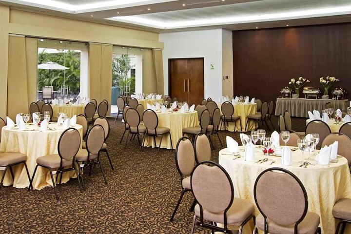 Banquet hall