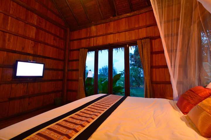 Room 3 of 70