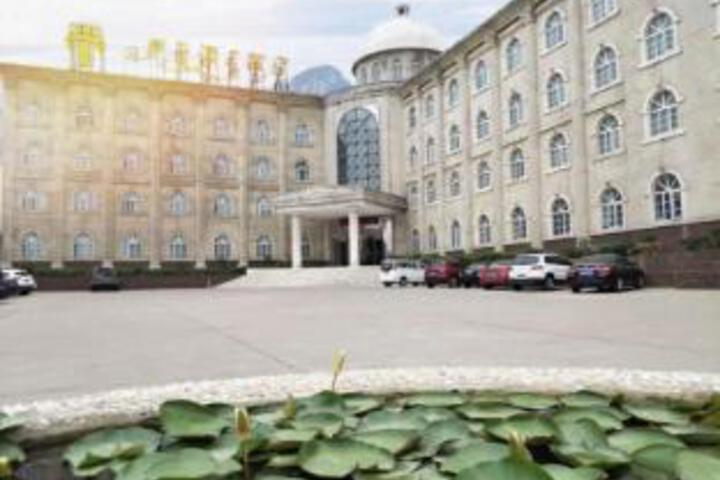 Roman Holiday Hotel