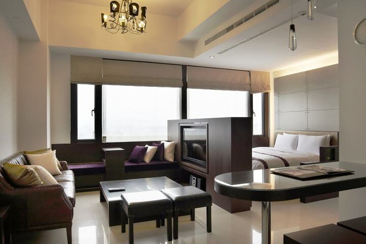 Room 9 of 29