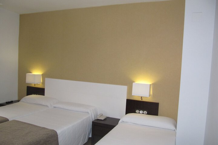 Room 12 of 30