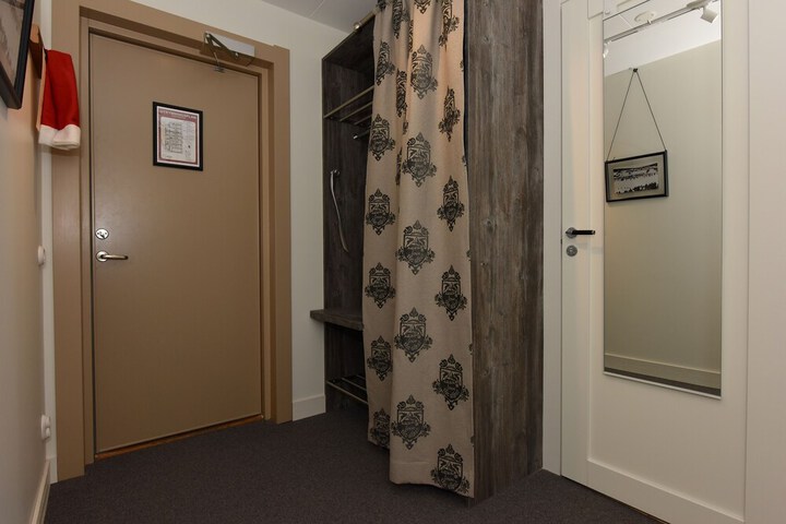 Room 28 of 61