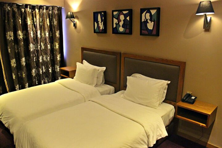 Room 12 of 78