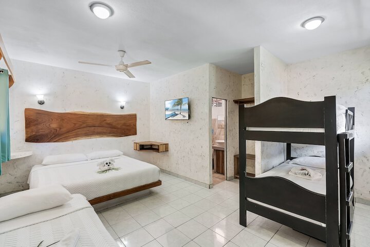 Room 10 of 20