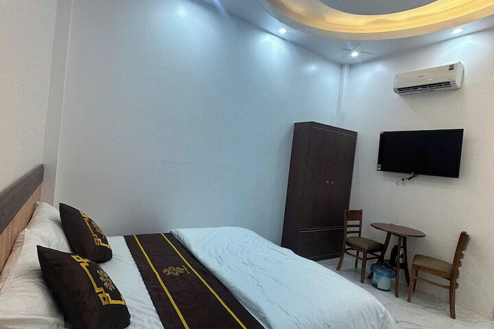 Room 12 of 62