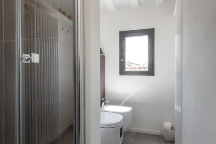 Room 8 of 26