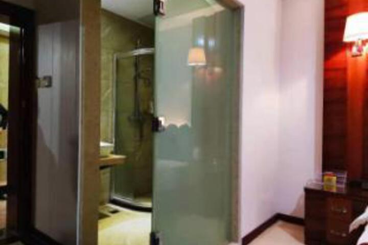 Room 5 of 5