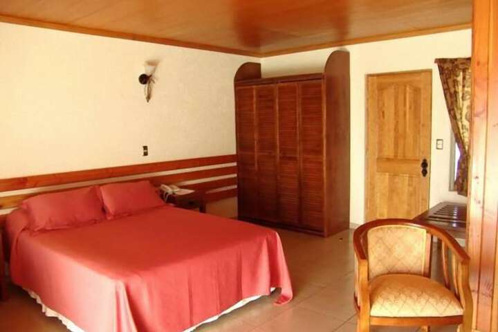 Room 6 of 28