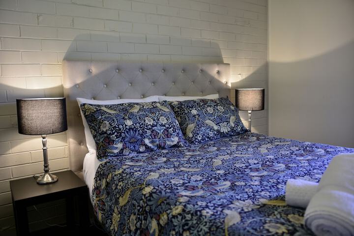 Room 2 of 43