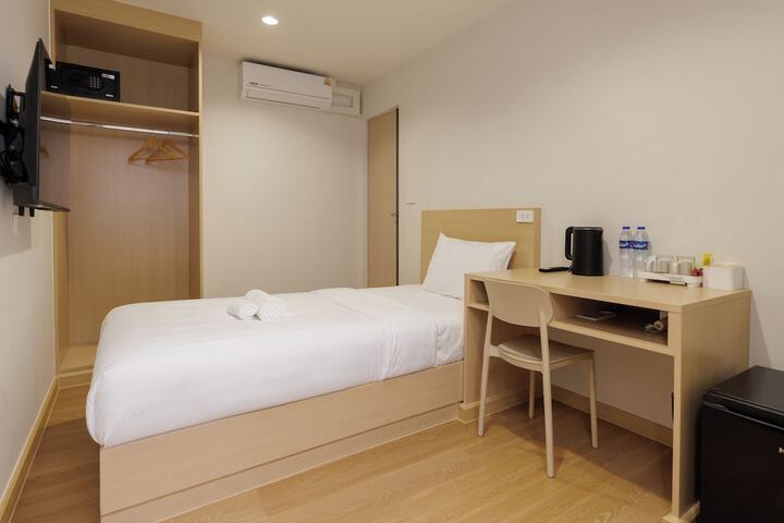 Room 21 of 53