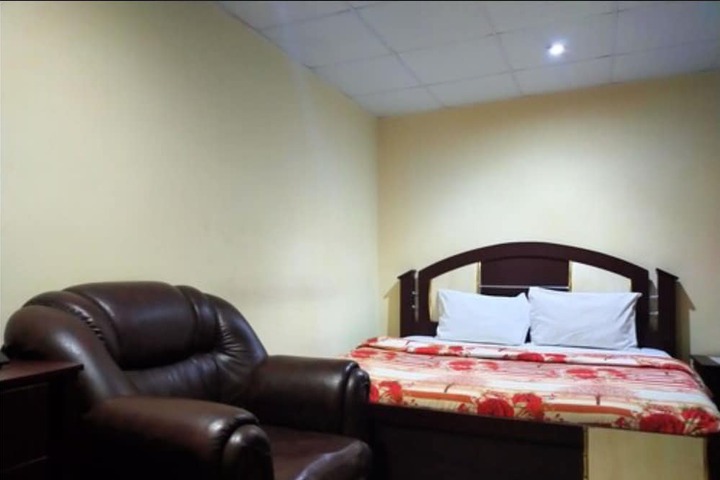 Room 12 of 24