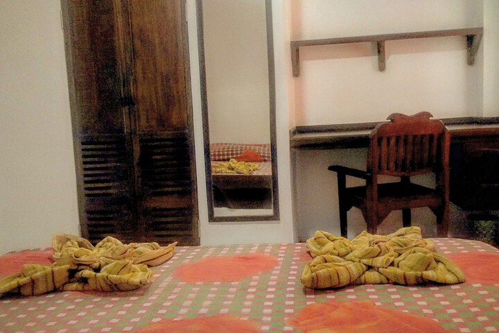 Room 9 of 174