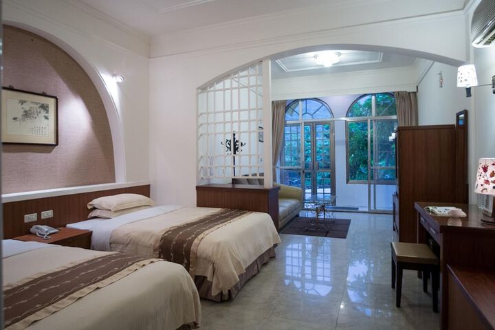 Room 10 of 52