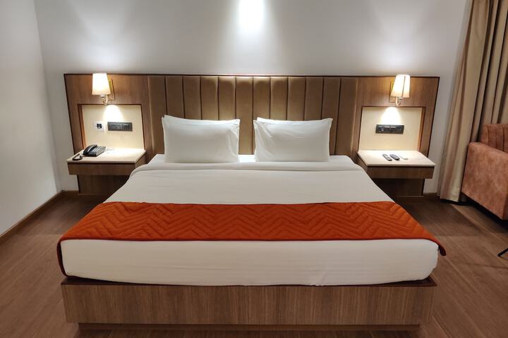 Room 13 of 24
