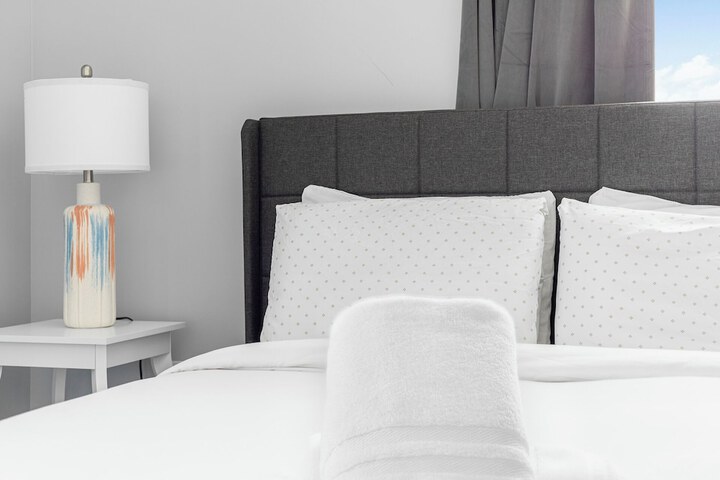 Room 42 of 232