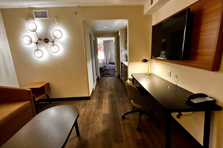 Room 46 of 74