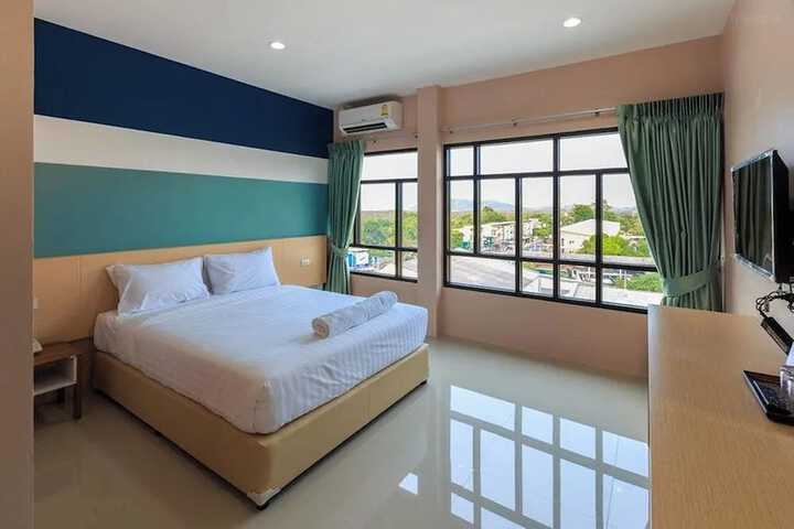 Room 17 of 40