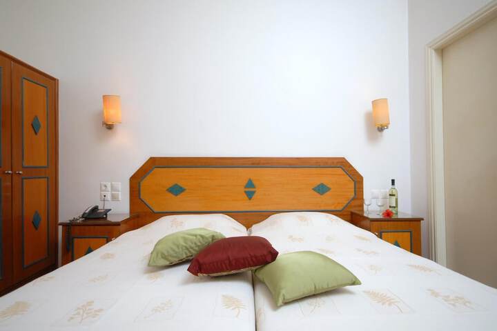 Room 15 of 30