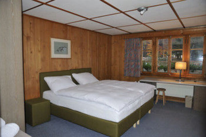 Room 16 of 50