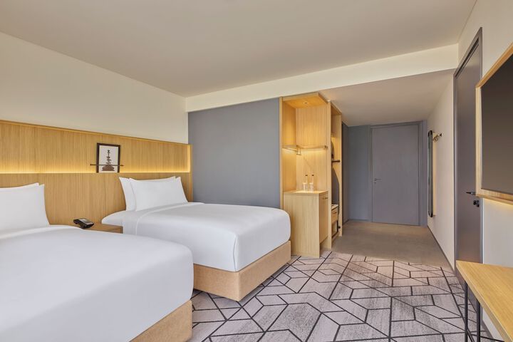 Room 4 of 41