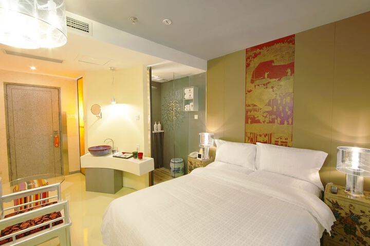 Room 15 of 39