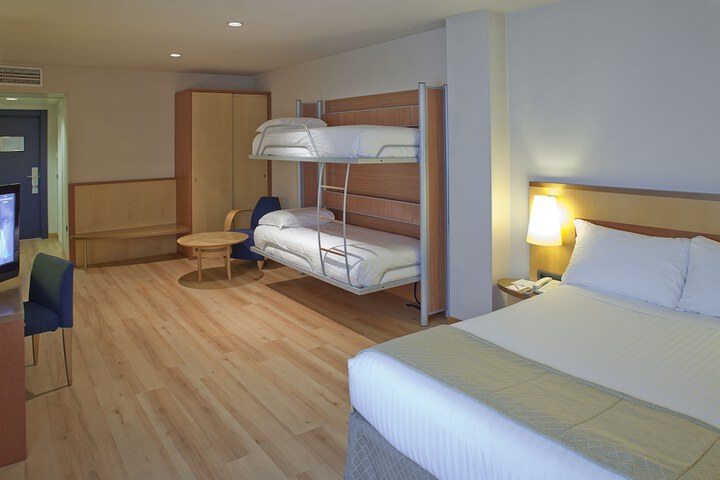 Room 7 of 44