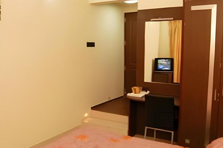 General 9 of 13