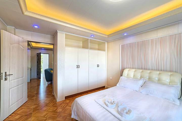 Room 10 of 87