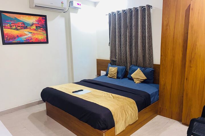 Room 8 of 19