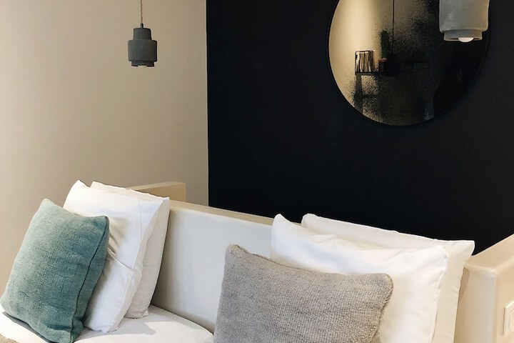 Room 4 of 48