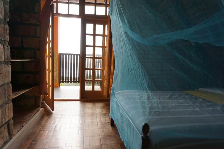 Room 5 of 47
