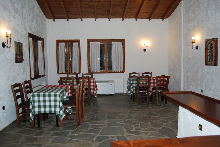 Dining 2 of 20