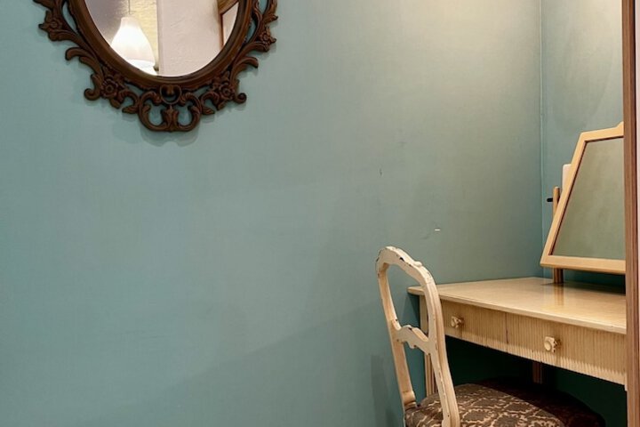 Room 24 of 63