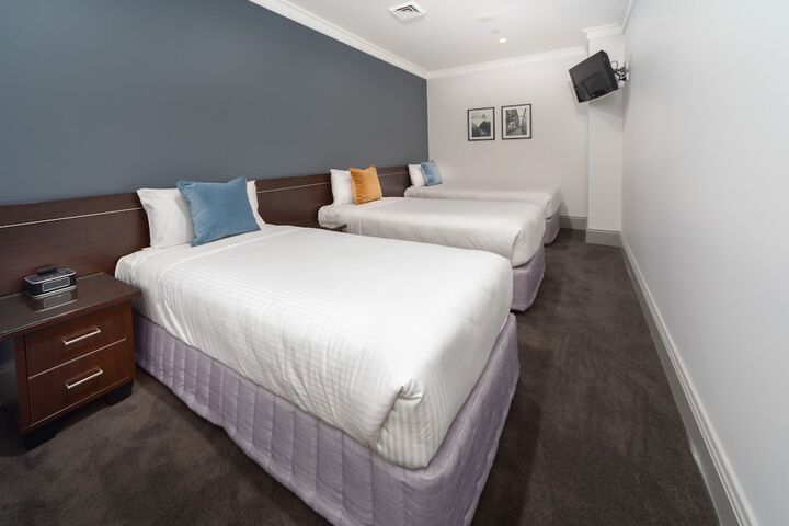 Room 14 of 80