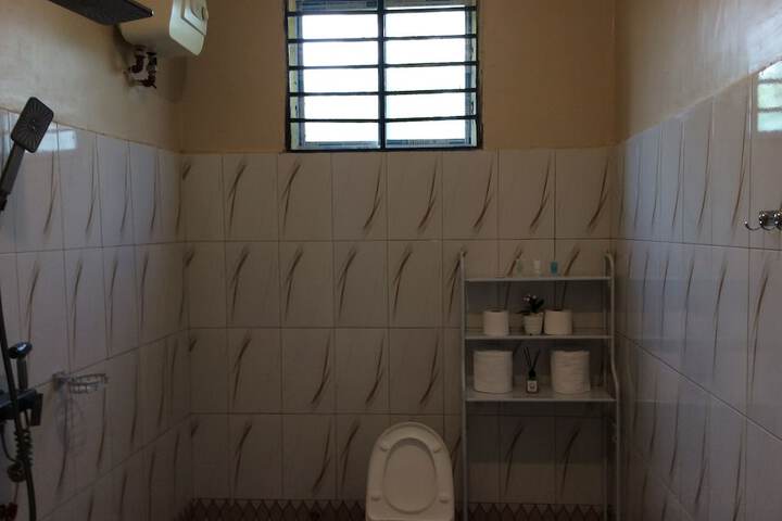 Room 9 of 12