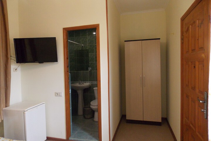 Room 32 of 59