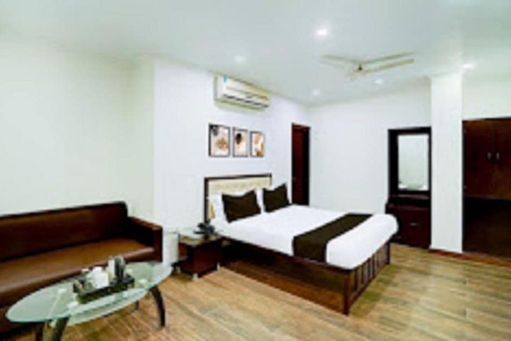 Room 4 of 15