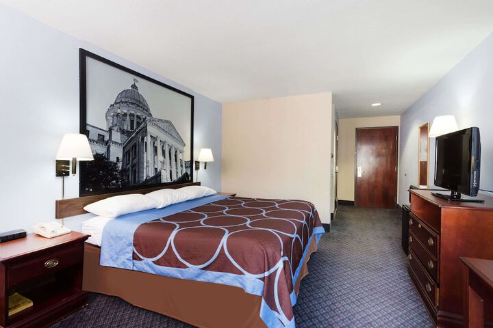 1 King Bed (4 of 11)