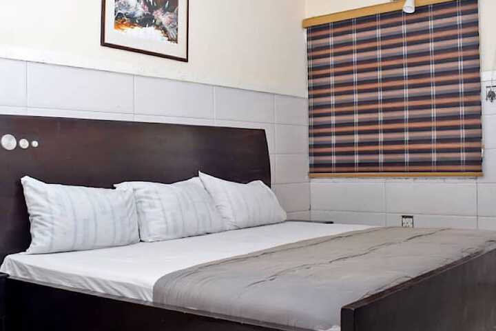 Room 5 of 23