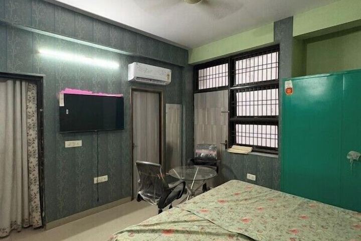 Room 3 of 6