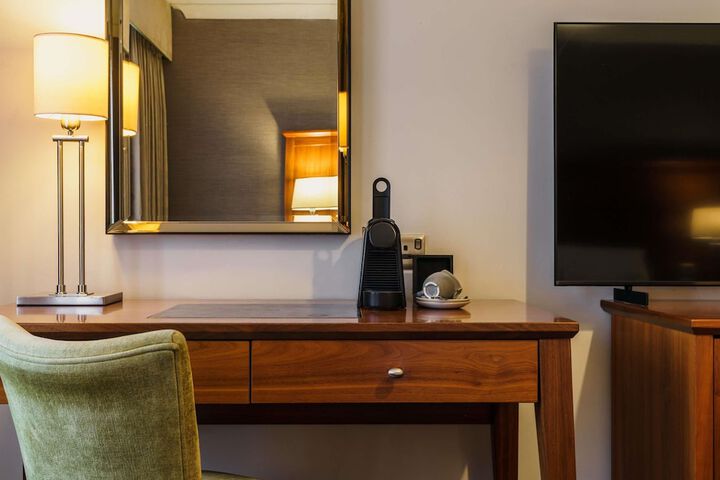 Room 44 of 126