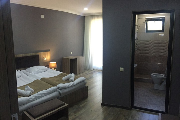 Room 9 of 29