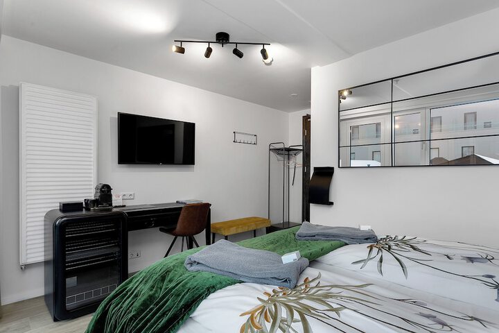 Room 18 of 219