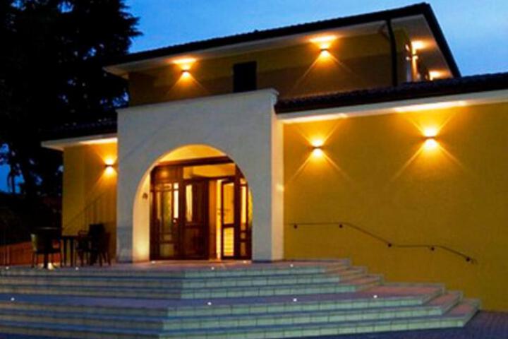 Villa Del Poeta